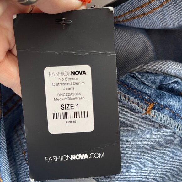 Fashion Nova Juniors Sz 1 Ripped Skinny/Distressed Jeans Medium Wash Blue - Picture 4 of 4